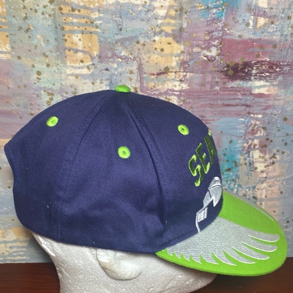 Seattle Seahawks NFL Wings Navy Cap With Green SnapBack 12th Man O/S - Picture 4 of 5